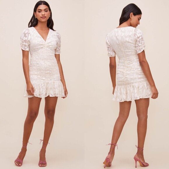 Astr Dresses & Skirts - ASTR the Label Erina Ruched Short Puff Sleeve Mini Dress M Cream Lacy Bridal